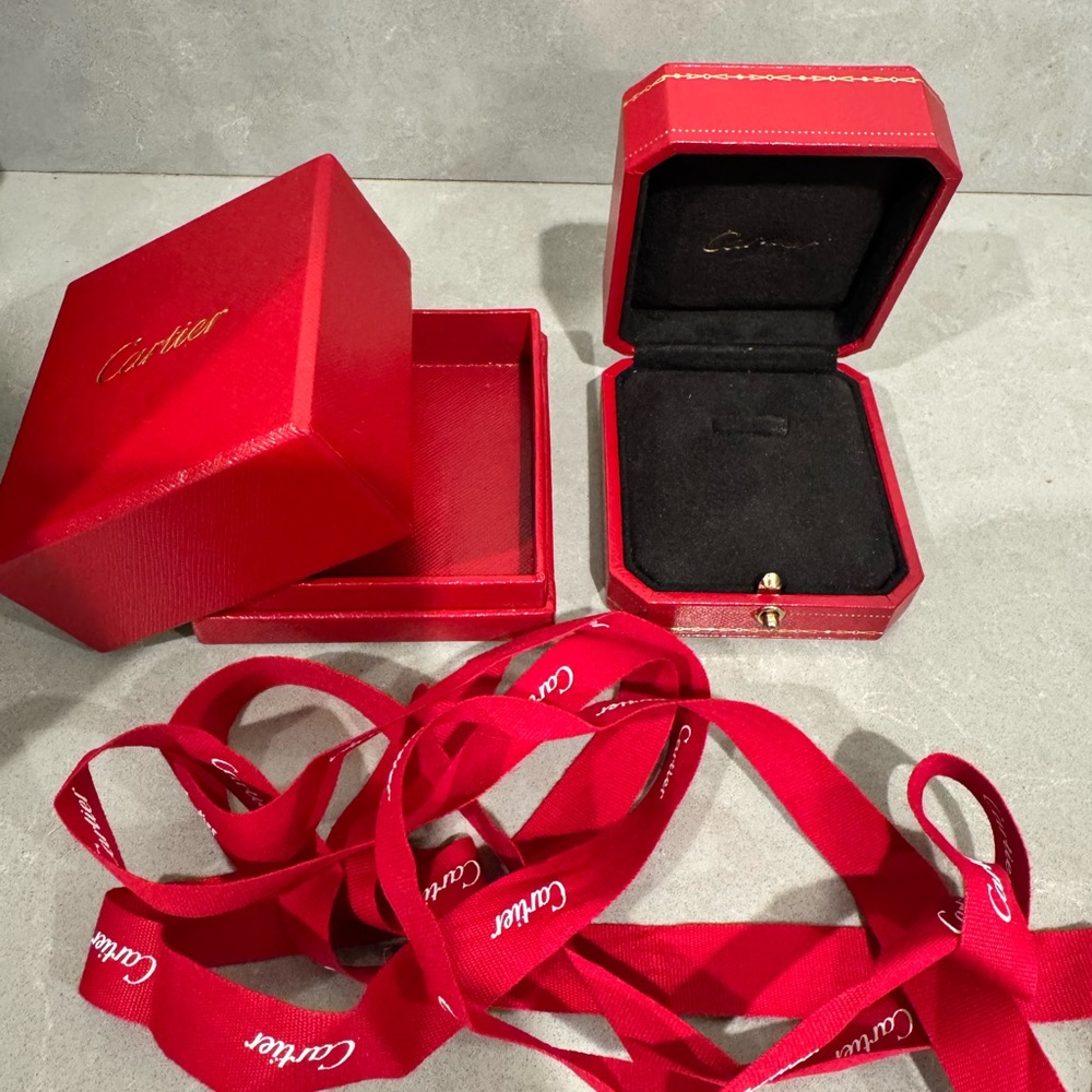 CARTIER RED RING BOX RAISED CYLINDER FOR WIDE RING INCLUDES OUTER BOX